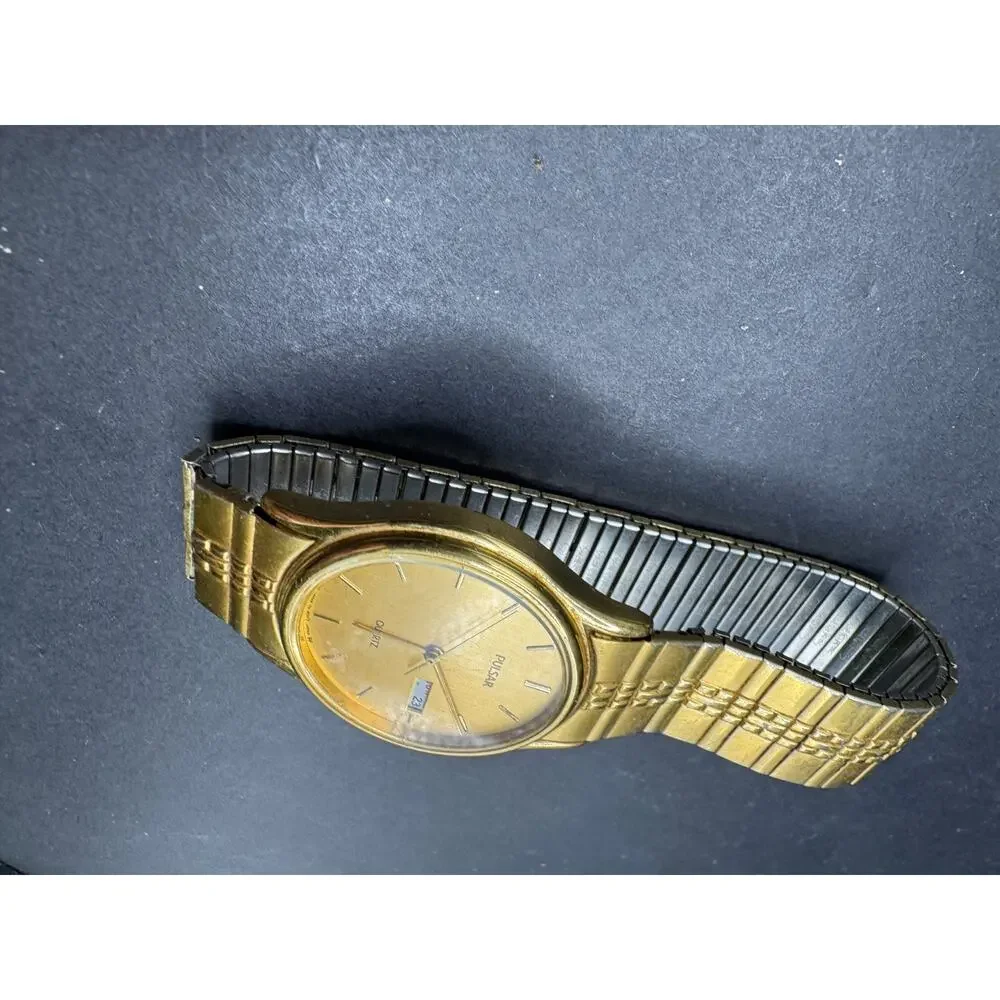 Vintage Pulsar V333-6030 Day Date Gold Tone Stainless Steel Stretch Band 30.5mm